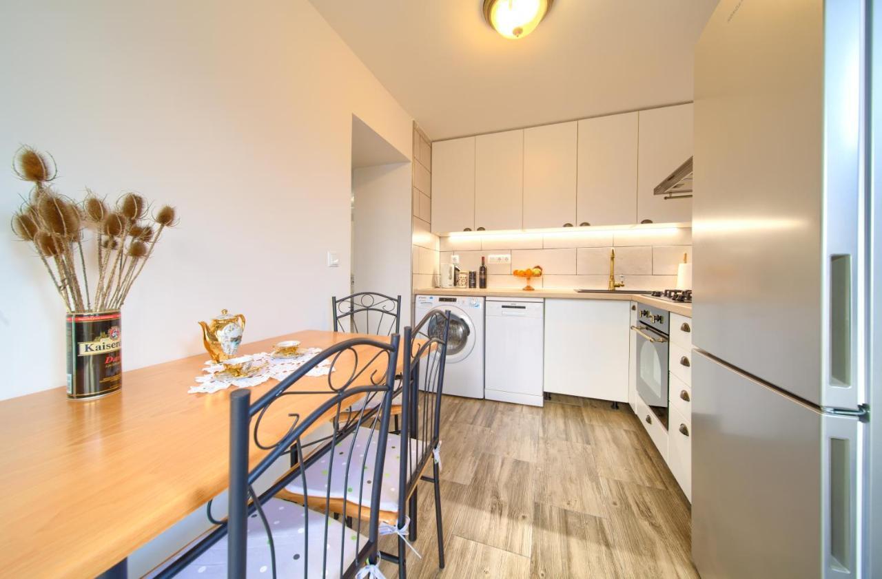 Retro Apartment Vrbnik  Luaran gambar