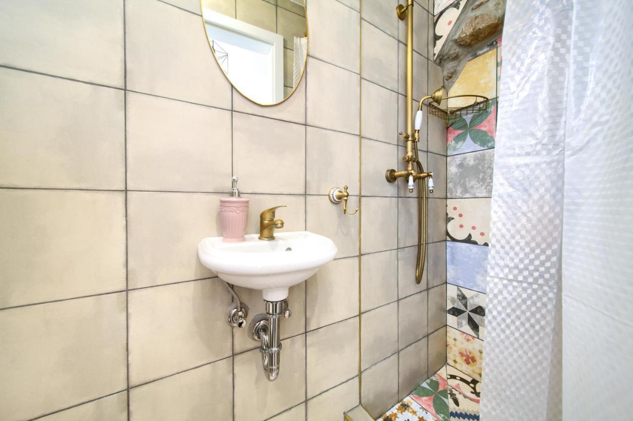 Retro Apartment Vrbnik  Luaran gambar
